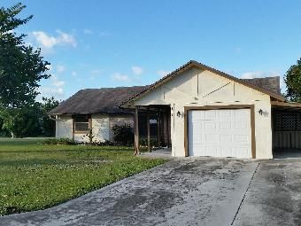 7483 SE James Street, Hobe Sound, FL 33455