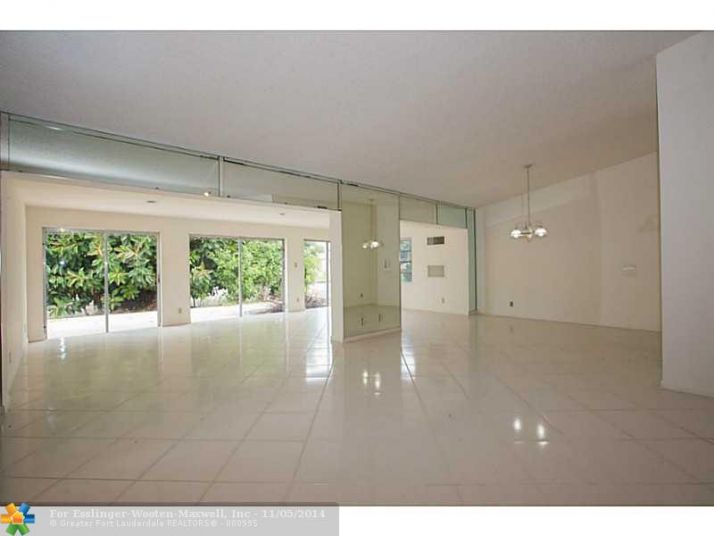 5203 HOLLY CIR, Fort Lauderdale, FL 33319