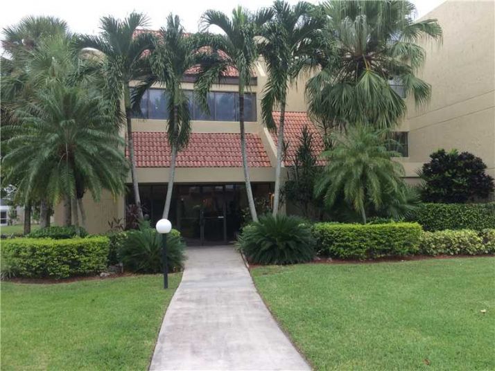 230 LAKEVIEW DR # 207, Fort Lauderdale, FL 33326