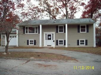30 Bunting Rd, Warwick, RI 02889