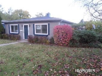 3 N Ridgemoor Ave, Mundelein, IL 60060