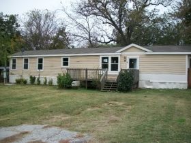 210 Frisco St, Cumby, TX 75433