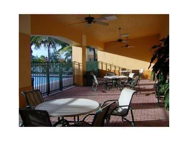 7290 NW 114 AV # 208, Miami, FL 33178