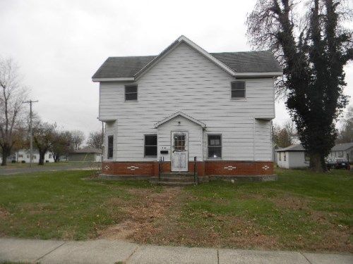 510 E Spruce St, Gillespie, IL 62033