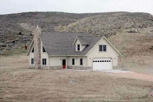 1 Cross Road, Douglas, WY 82633