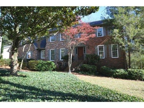 6810 Hunters Trace Circle, Atlanta, GA 30328
