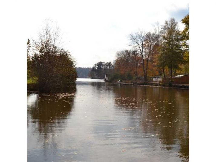 580 Lake Drive, Snellville, GA 30039