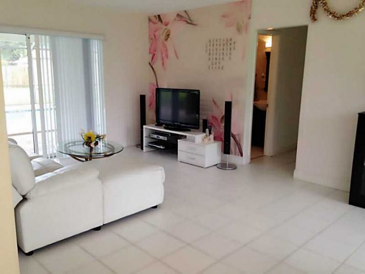 7425 SW 118 ST, Miami, FL 33156