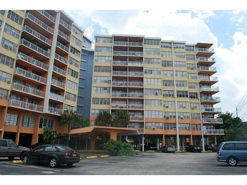 2025 NE 164 ST # 914, Miami, FL 33162