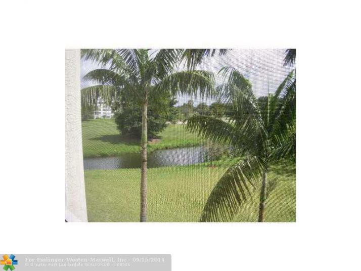 3600 Oaks Clubhouse Dr # 210, Pompano Beach, FL 33069