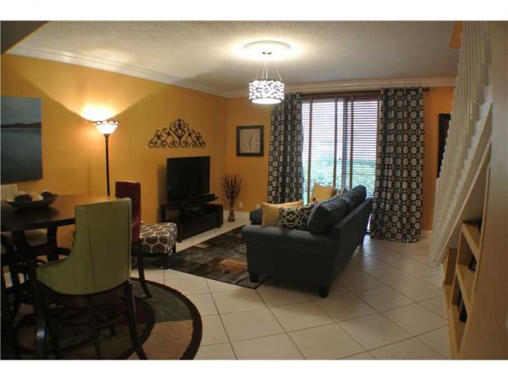 1564 BARCELONA WY # 4-19, Fort Lauderdale, FL 33327