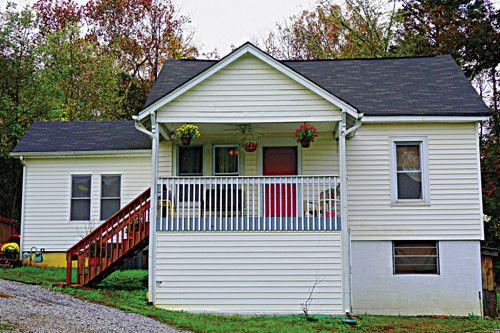 182 Raccoon Valley Rd., Powell, TN 37849