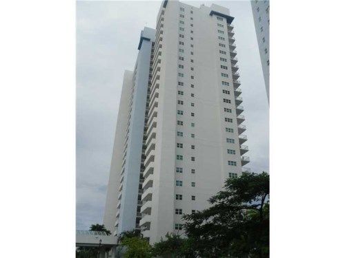 15051 ROYAL OAKS LN # 701, Miami, FL 33181