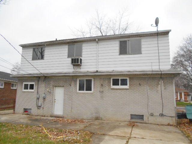 3043 Green St, Lincoln Park, MI 48146