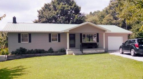 413 Pea Ridge Rd, Crab Orchard, TN 37723