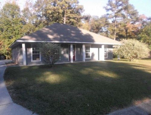 2405 Boxwood Dr, Baker, LA 70714