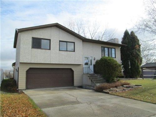 1904 29th Street Circle S, Moorhead, MN 56560