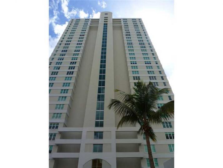 800 CLAUGHTON ISLAND DR # 2805, Miami, FL 33131