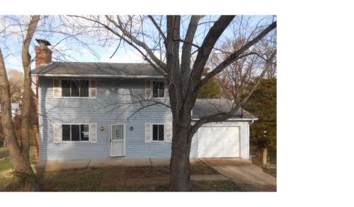 1911 High Cliff Dr, Fenton, MO 63026