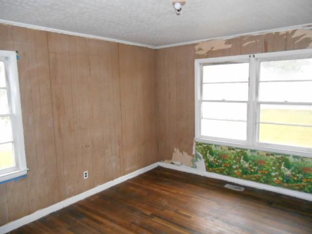 45 10th St, Bolton, NC 28423