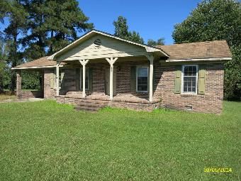 203 E Bostic St, Beulaville, NC 28518