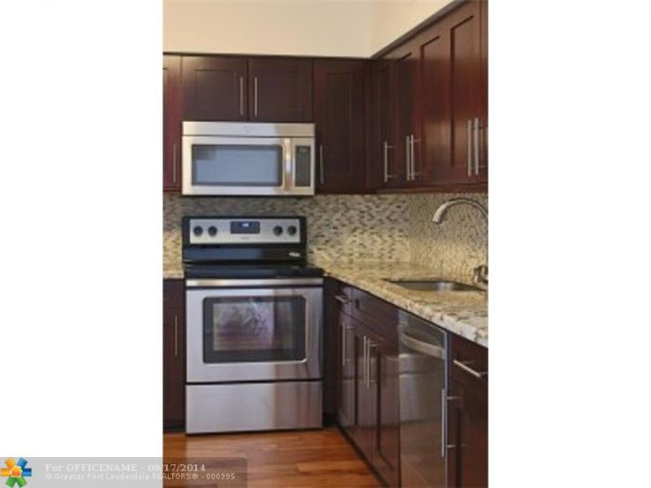 3600 MYSTIC POINTE DR # 504, Miami, FL 33180