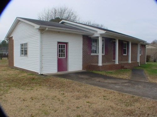 604 E Jule Peek Ave, Cedartown, GA 30125