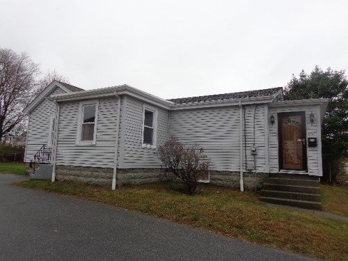 307 Hilton St, Tiverton, RI 02878