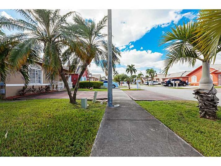 3546 W 74 ST, Hialeah, FL 33018