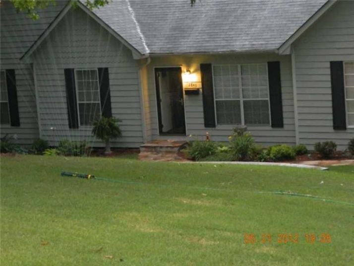 2846 Milton Bryan Drive, Loganville, GA 30052