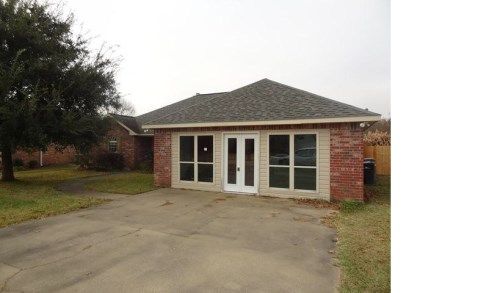 103 Hershey Ct, Broussard, LA 70518