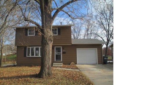 3323 Magnolia Ct, Bettendorf, IA 52722