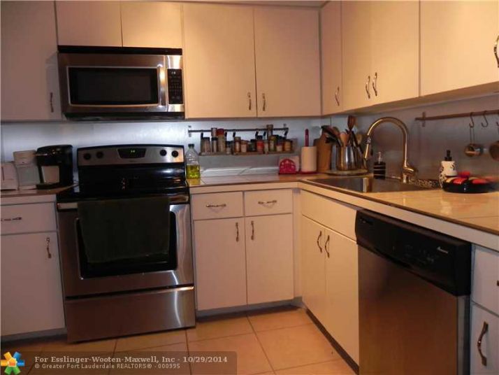 4001 HILLCREST DR # 311, Hollywood, FL 33021