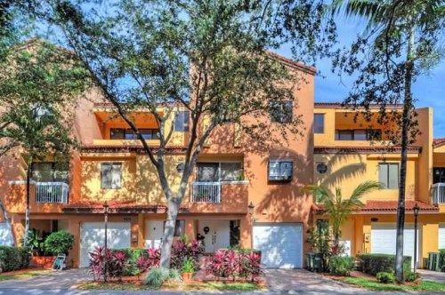 21375 MARINA COVE CR # 15, Miami, FL 33180