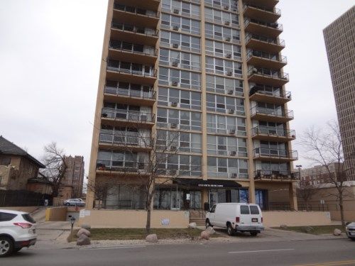 6730 S South Shore Dr Apt 805, Chicago, IL 60649