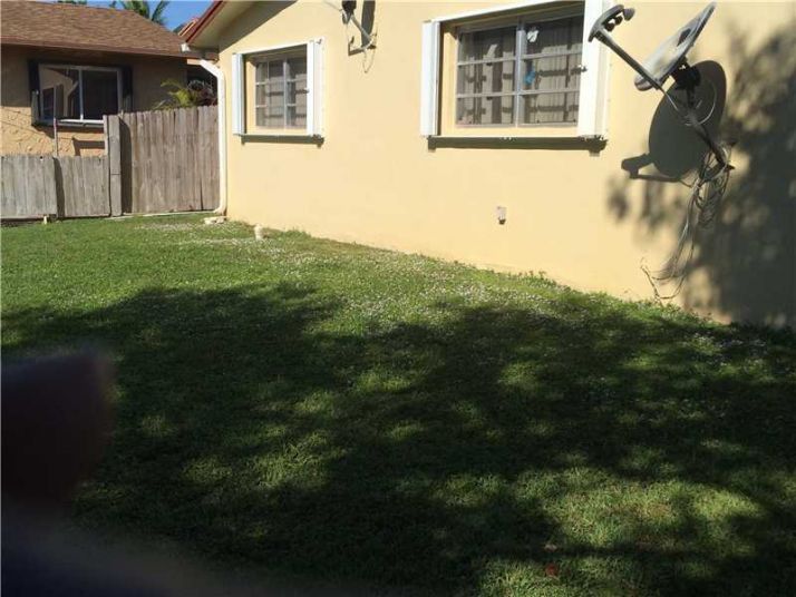 5826 PIERCE ST, Hollywood, FL 33021