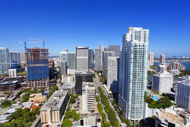 1060 BRICKELL AV # 3717, Miami, FL 33131