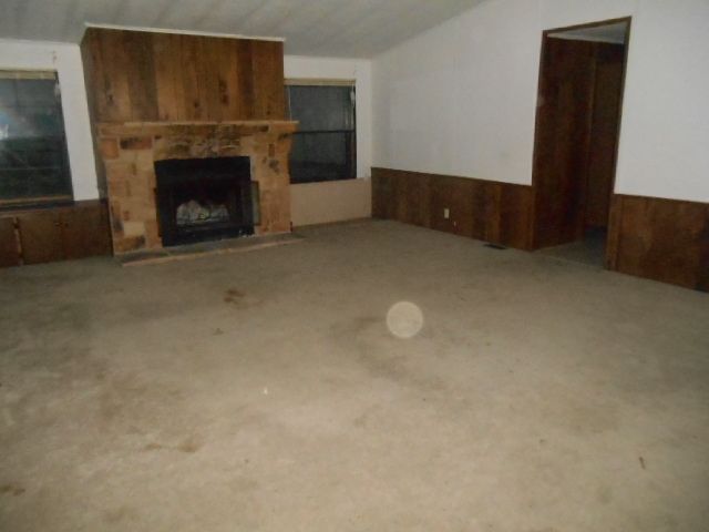 2020 10th St, Hempstead, TX 77445