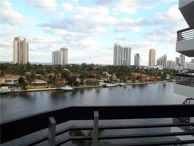 19195 NE 36 CT # 809, Miami, FL 33180