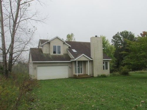 1836 Red Creek Dr, Saranac, MI 48881
