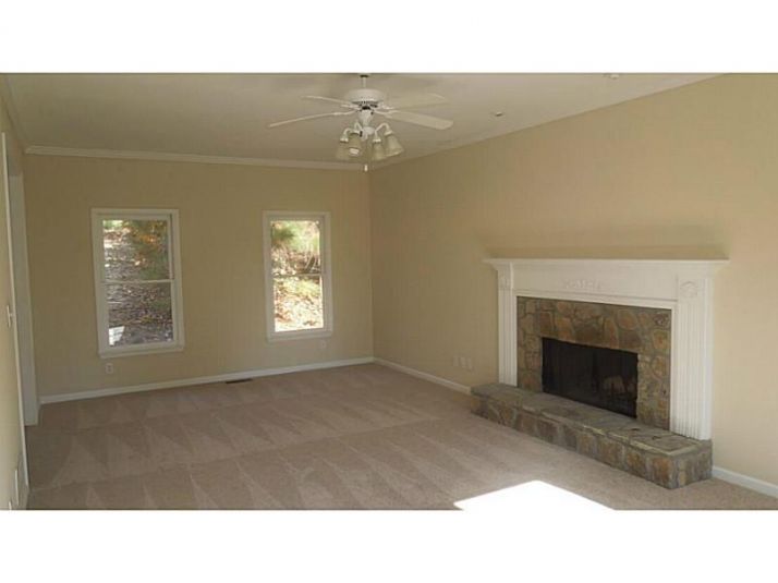 411 Lovinggood Landing Drive, Woodstock, GA 30189