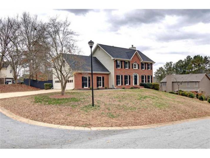 802 Commons Court, Woodstock, GA 30189