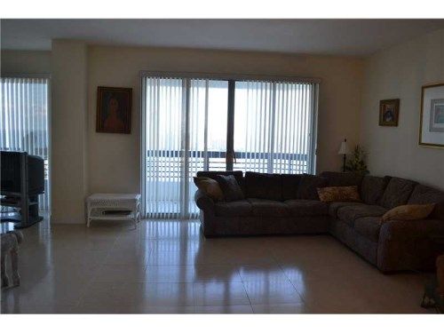 3500 MYSTIC POINTE DR # PH-6, Miami, FL 33180