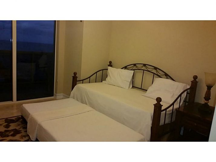 1830 N OCEAN DR # 2011, Hallandale, FL 33009