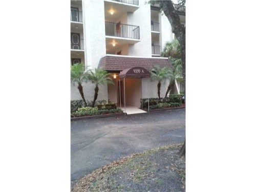 9235 LAGOON PL # 214, Fort Lauderdale, FL 33324