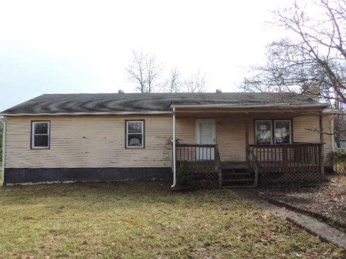 100 P. T. Travis Ave, Radford, VA 24141
