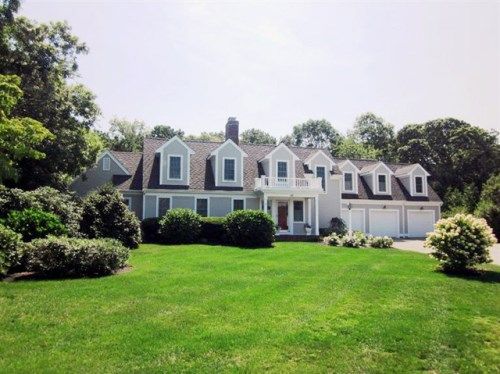 40 Five Gate Ln, North Falmouth, MA 02556