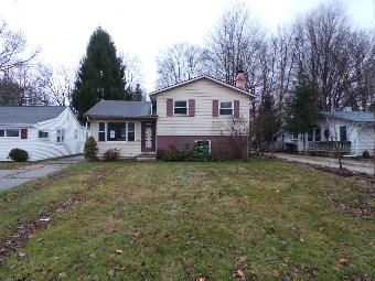 965 Lloyd Ave, Aurora, OH 44202