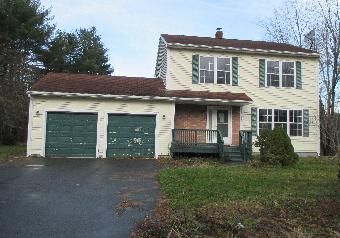 714 Kennebec Rd, Hampden, ME 04444