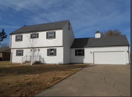1318 W Hickory St, Independence, KS 67301